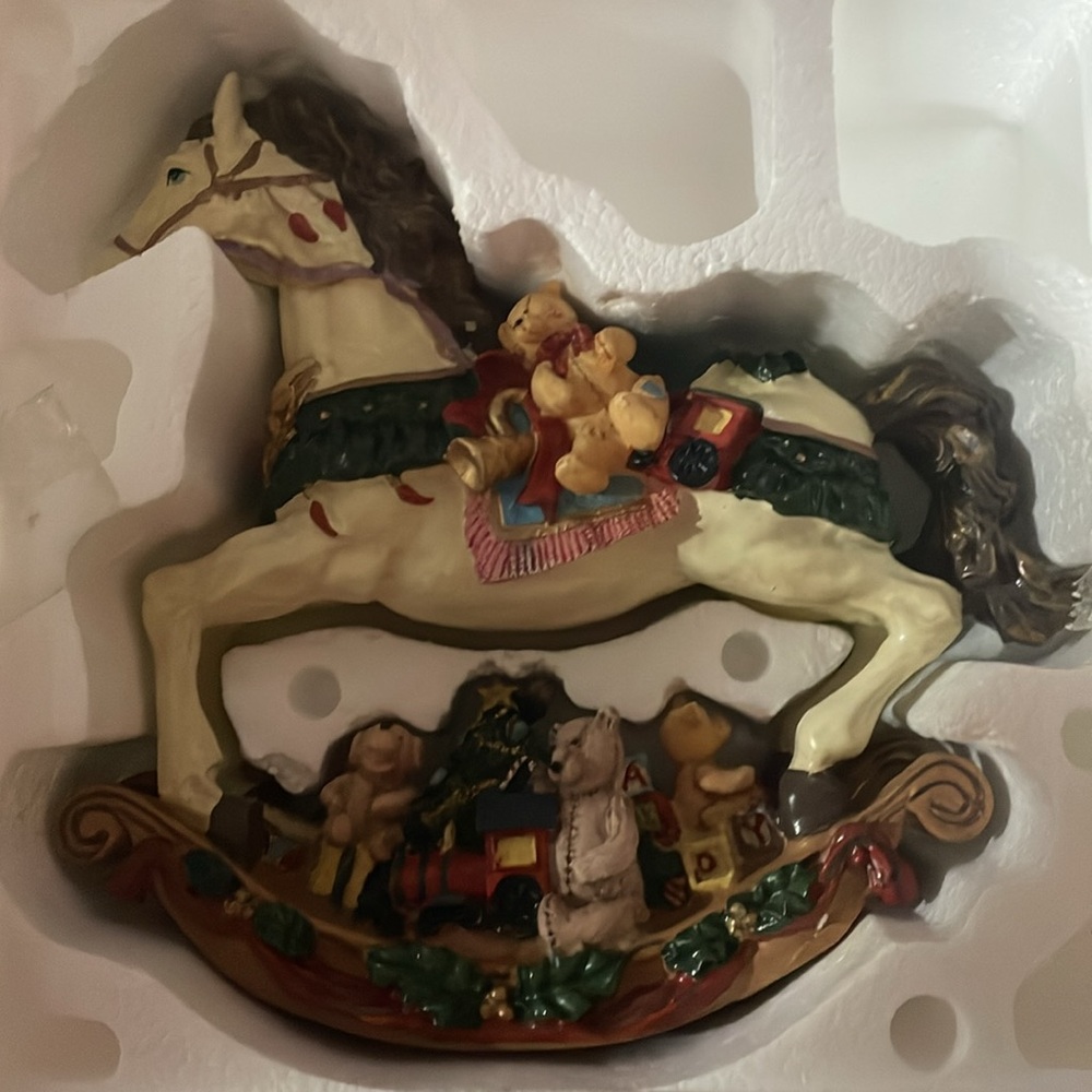 Cedar creek Rocking horse - Picture 3 of 3